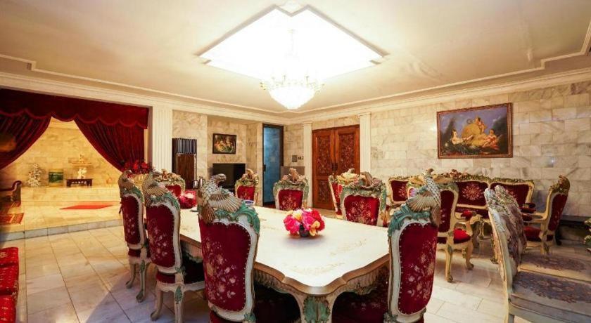New Grand Park Hotel Сурабая Экстерьер фото